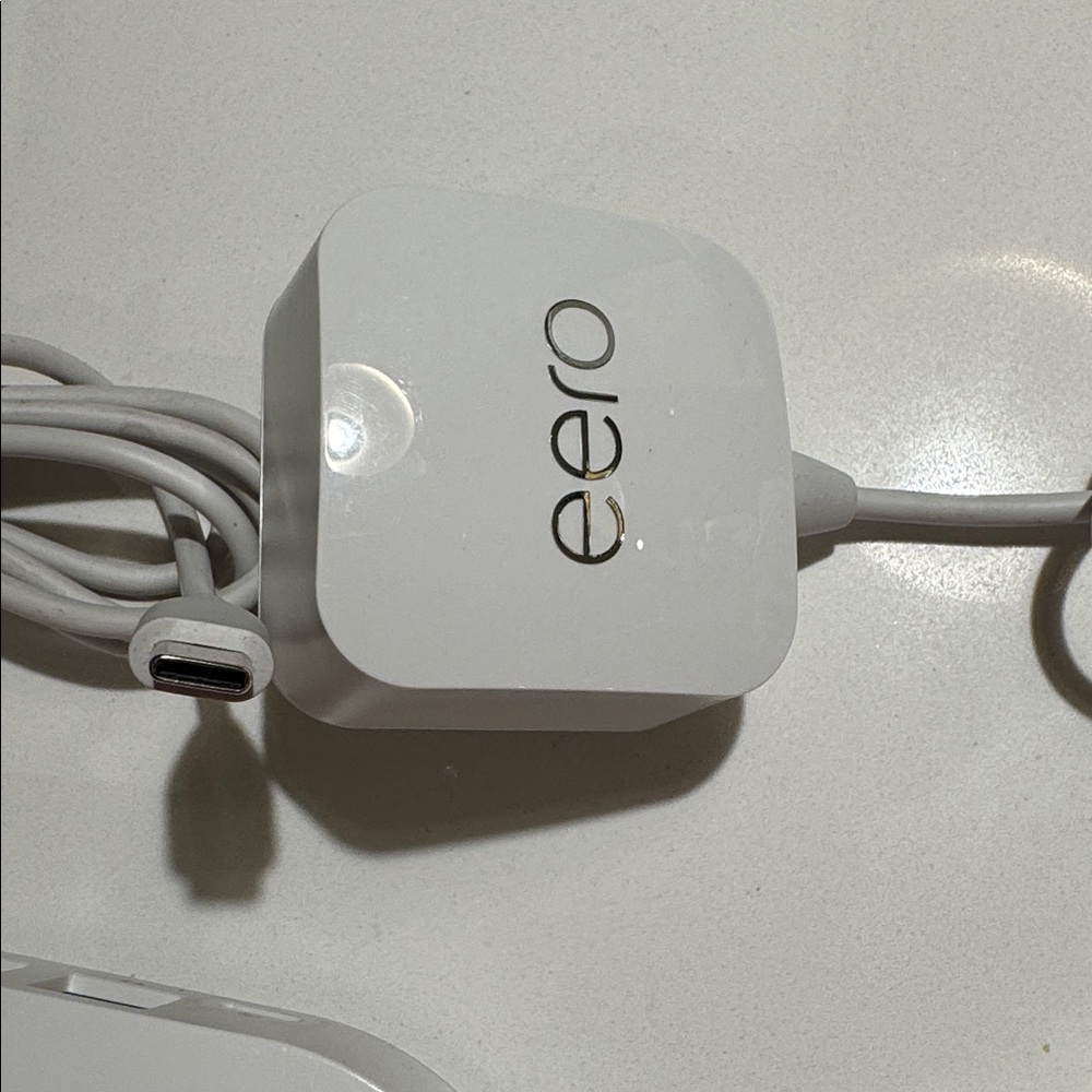 EERO Pro 2nd Gen WiFi Mesh WiFi Routers B010001 + 1 EERO D010001 Extender Beacon - Picture 7 of 8